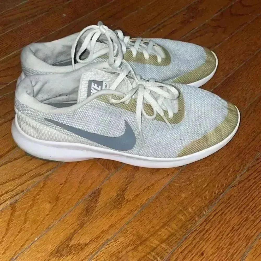 Nike Flex Experience RN 7 mesh running shoes white and grey women’s size 11